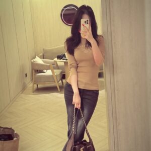 프라다 여성 간절기 긴팔 니트티셔츠