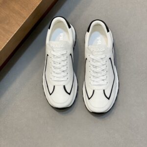 프라다 메쉬 스니커즈