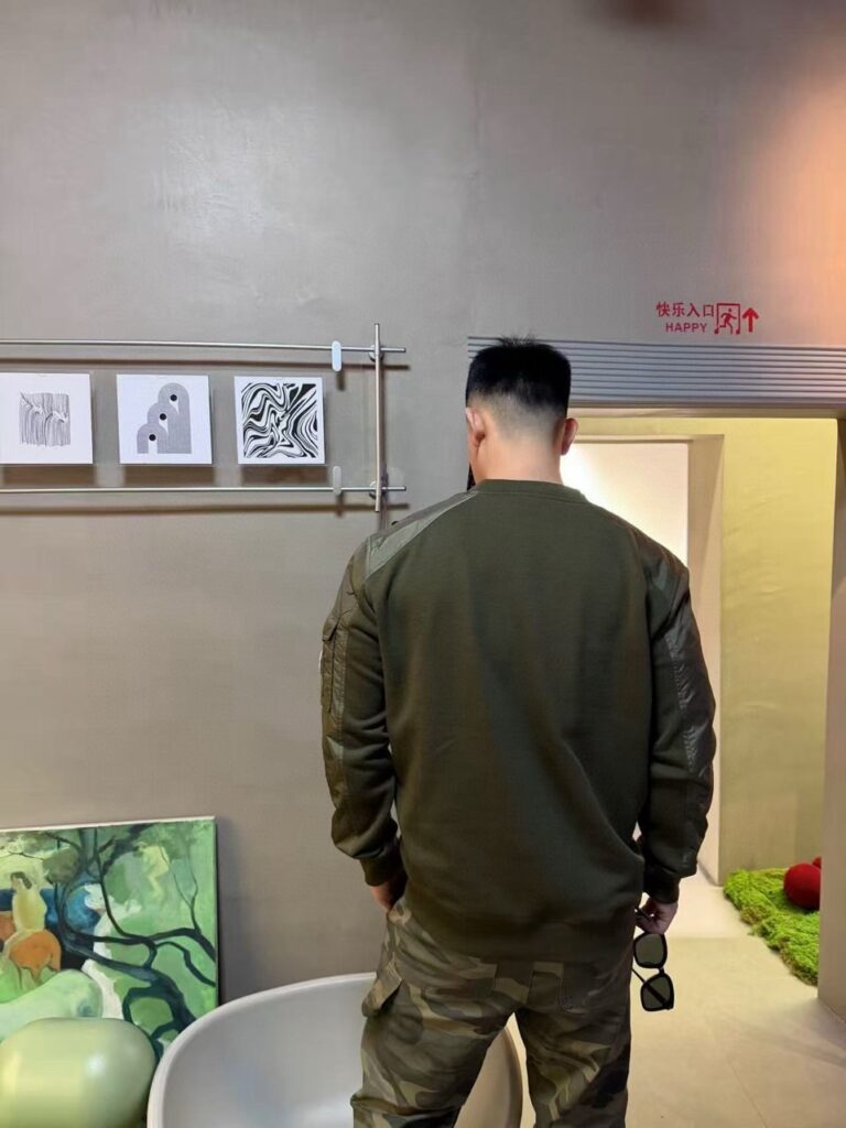 몽클레어 맨투맨