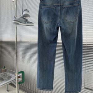 버버리 뉴베이직 스트레이트 핏 데님