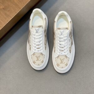 루이비통 남성 스니커즈