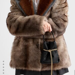 프라다 쁘띠 삭 미니 리나일론 나파가죽 버킷백