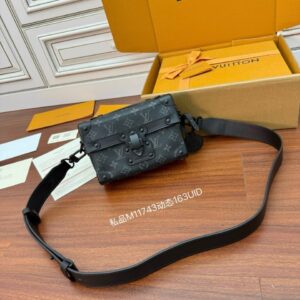 루이비통 모노그램 트렁크 크로스 M11743