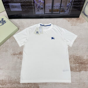 버버리 자수 로고 반팔