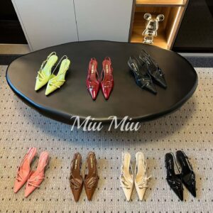 미우미우 스트랩 샌들