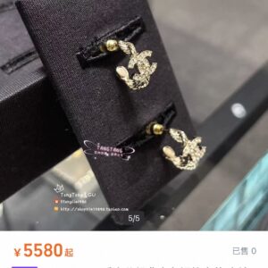 𝑪𝒉𝒂𝒏𝒆𝒍 25K큐빅더블C귀걸이