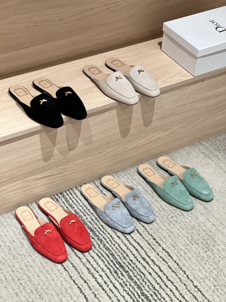 디올 26fw 스웨이드 뮬