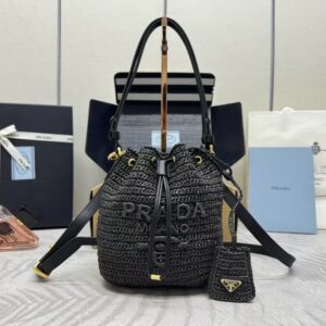 프라다 라탄 라피아 버킷백
