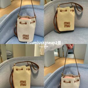 미우미우 가죽로고 캔버스 버킷백