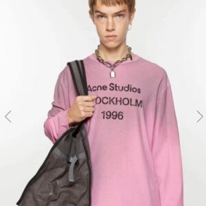 아크네 레터링 프린트 긴팔