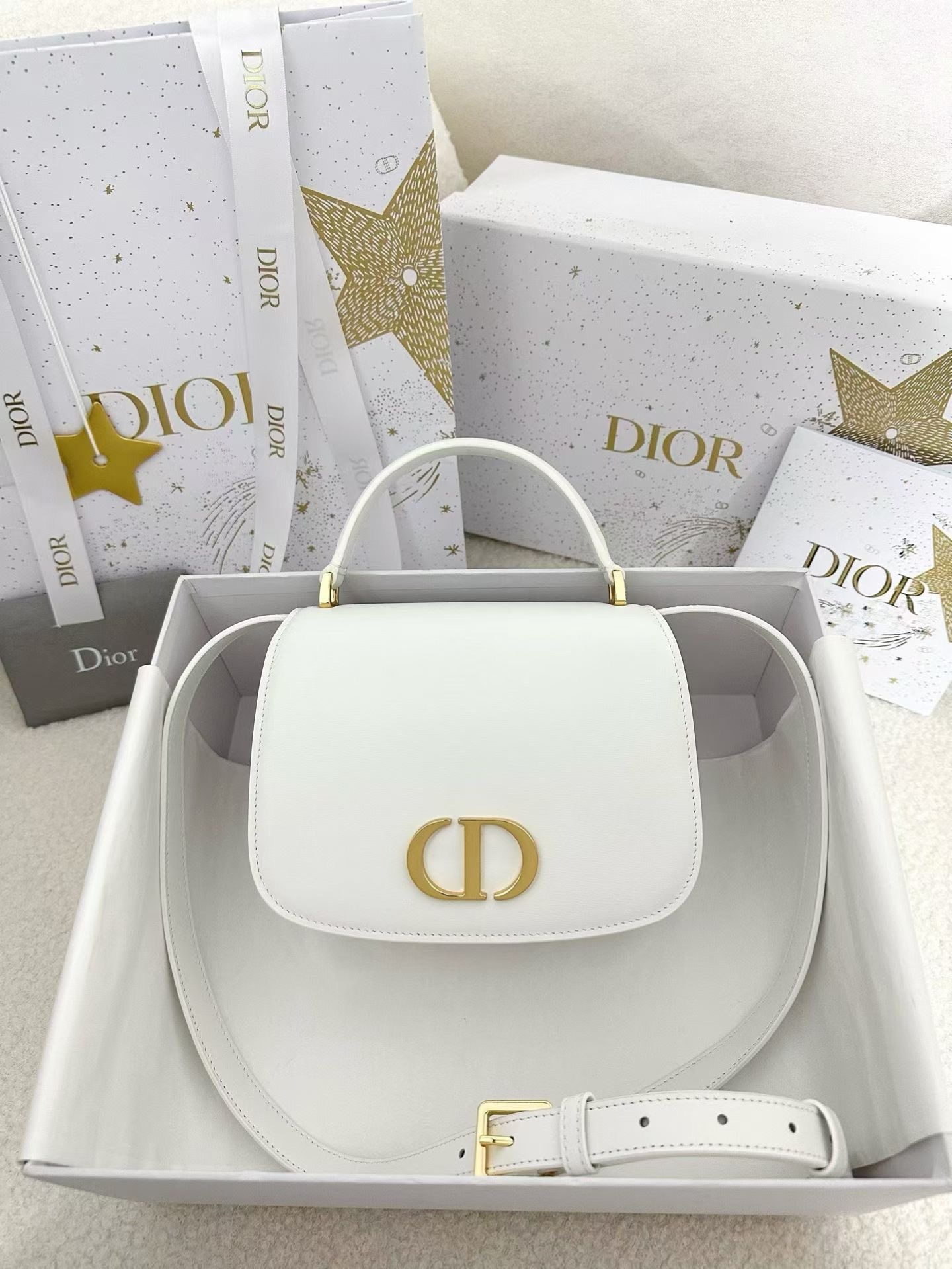디올 DIOR 30 몽테인 애비뉴 미디엄 탑 핸들백 - 이미지 4