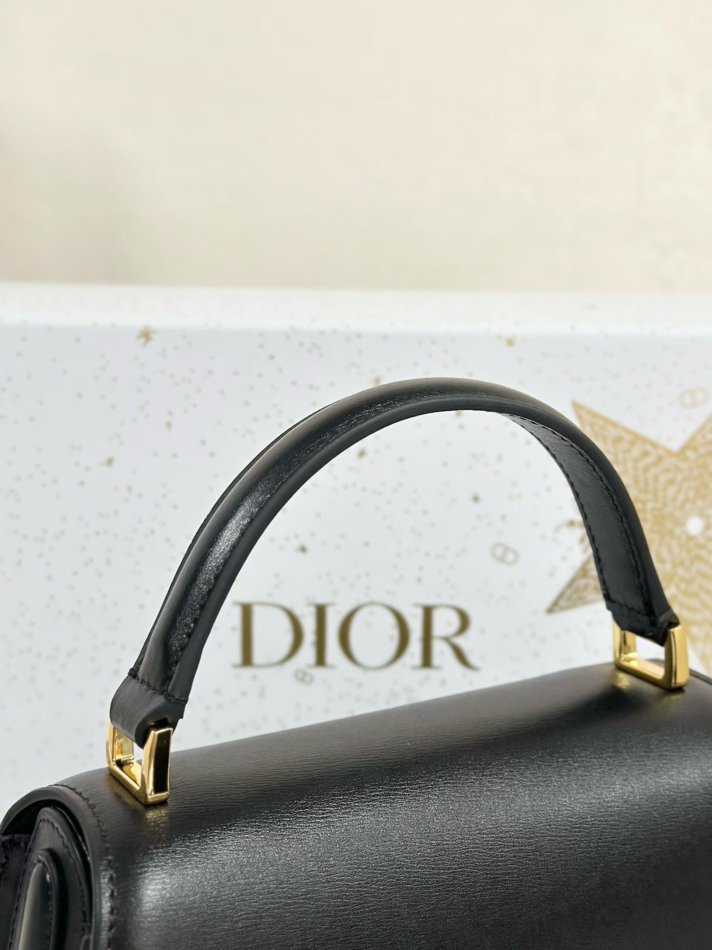 디올 DIOR 30 몽테인 애비뉴 미디엄 탑 핸들백 - 이미지 16