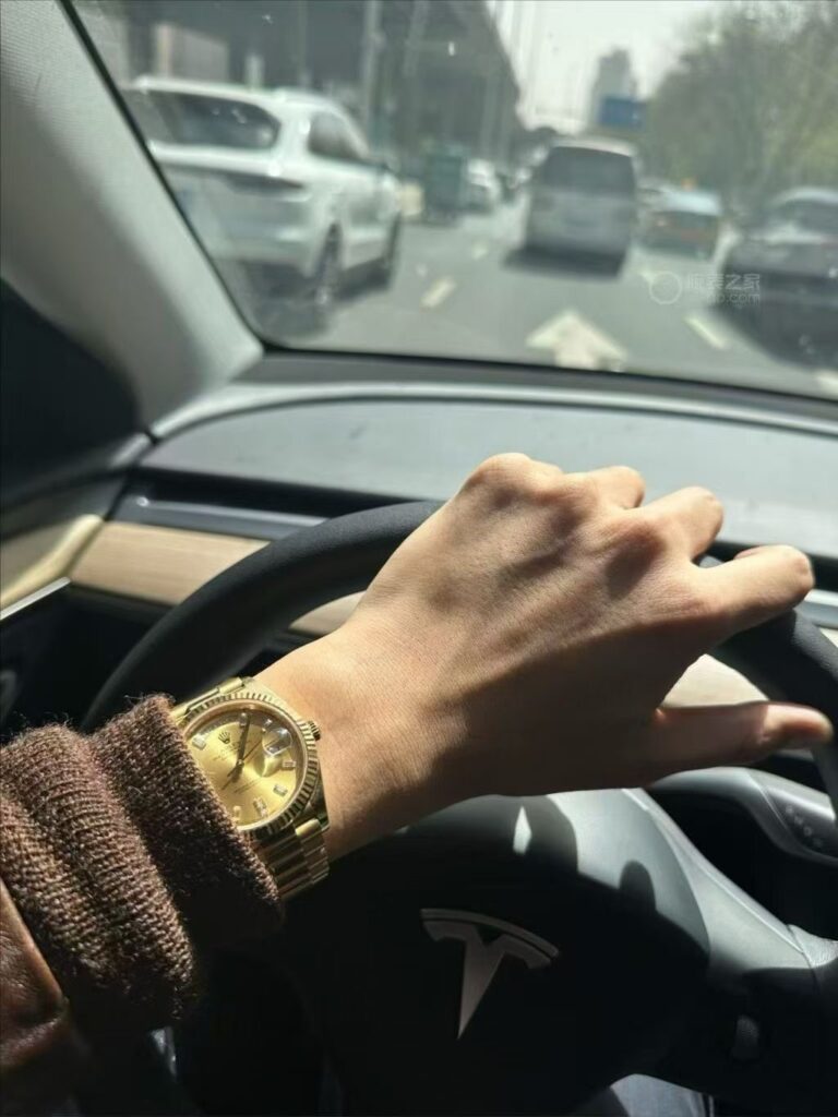 롤렉스 데이데이트 샴폐인 다이얼 40mm 옐로우 골드 금통 228238
