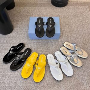프라다 삼각로고 에나멜 플립플랍