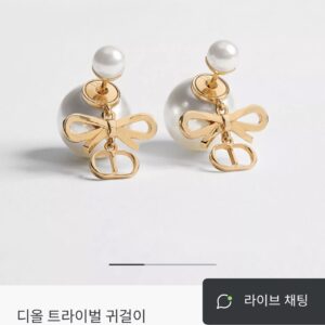 디올 트라이벌 보우 이어링