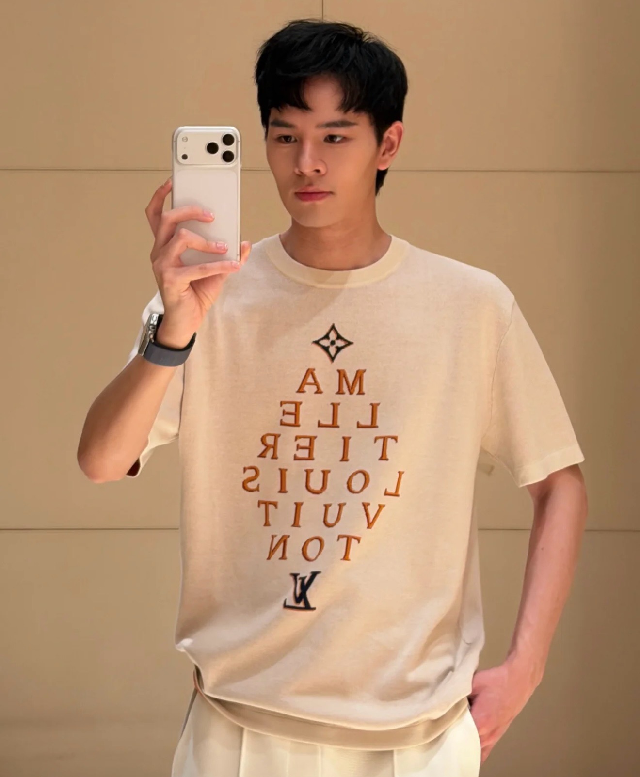 루이비통 26FW 레터링 자카드 니트 반팔