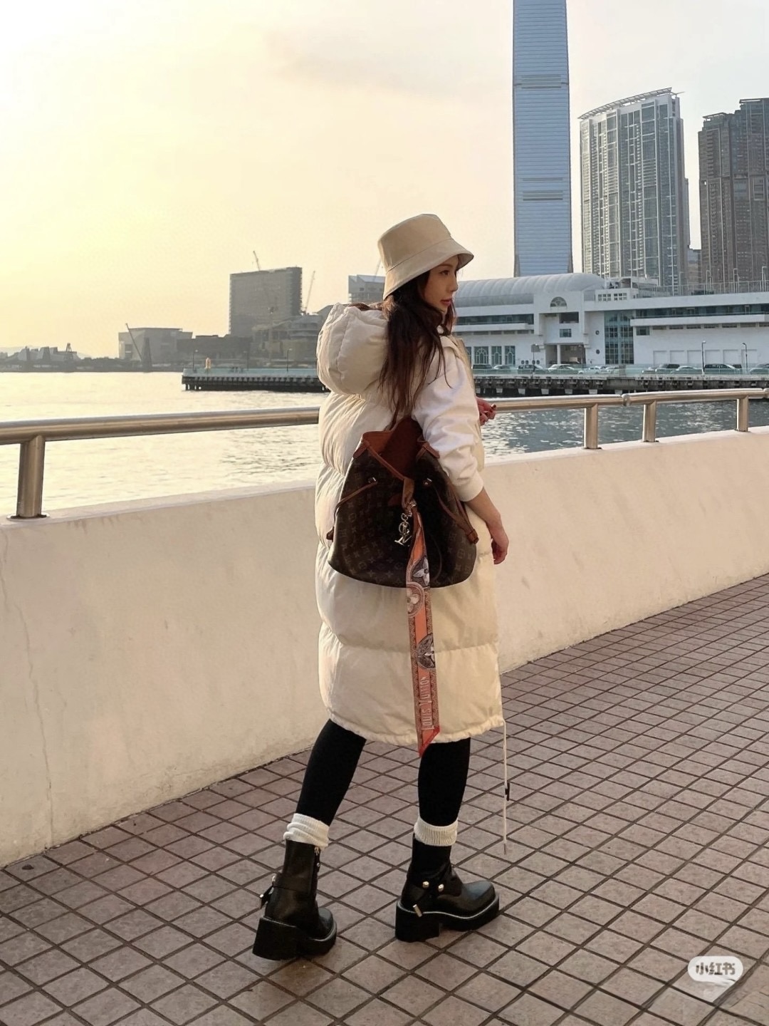 루이비통 네버풀 인사이드 아웃mm - 이미지 26