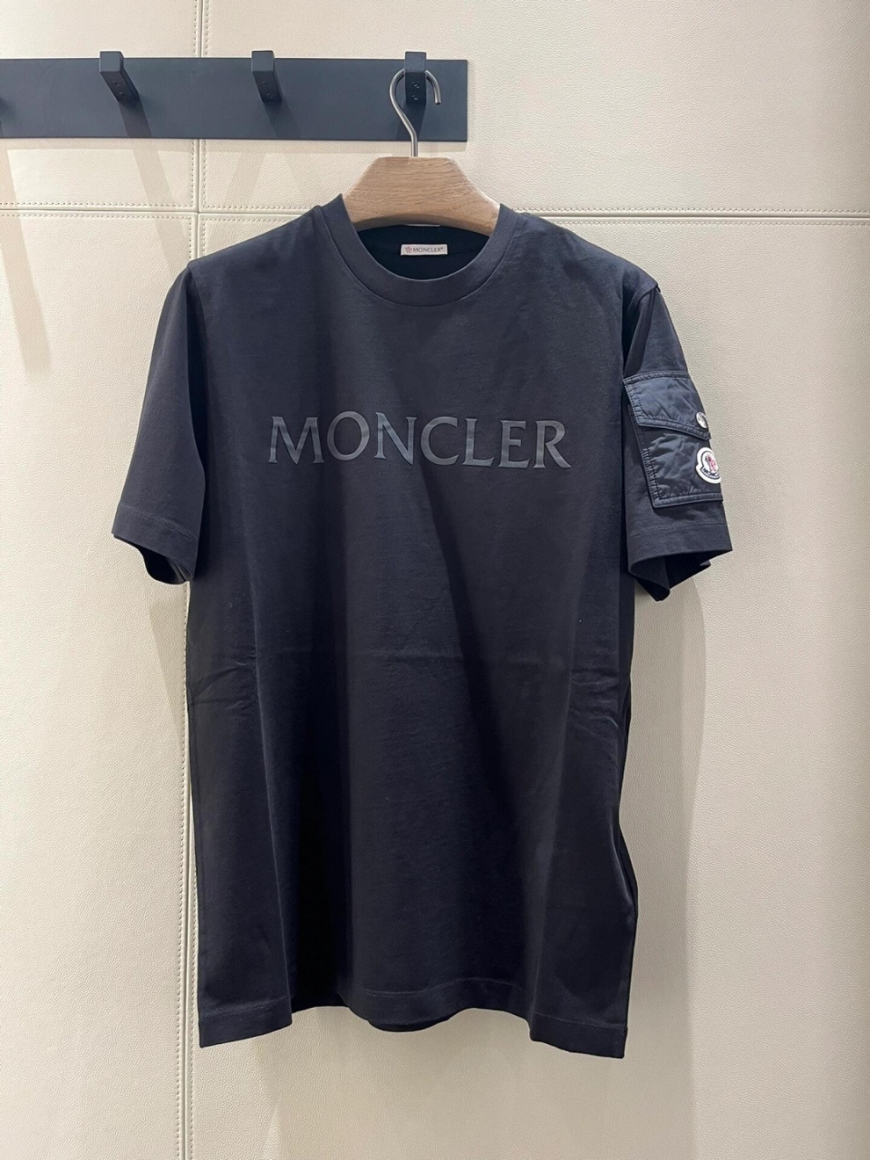 몽클레어 로고 패치 포켓 반팔티셔츠 - 이미지 12
