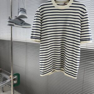 프라다 자수 스트라이프 반팔 니트