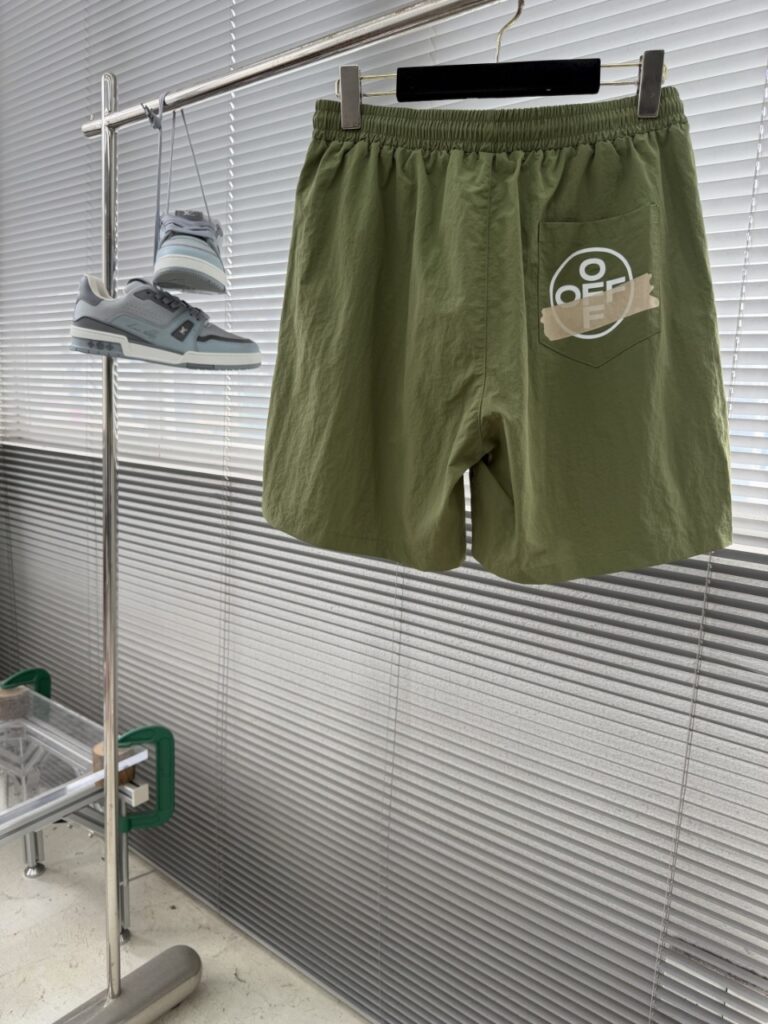 오프화이트 디테일 하프팬츠