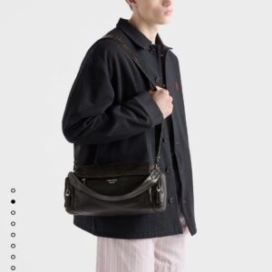 프라다 디스트레스드 나파 가죽숄더백