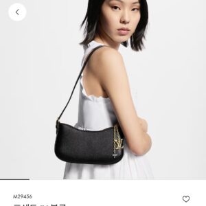 루이비통 포쉐트 LV 블룸 블랙