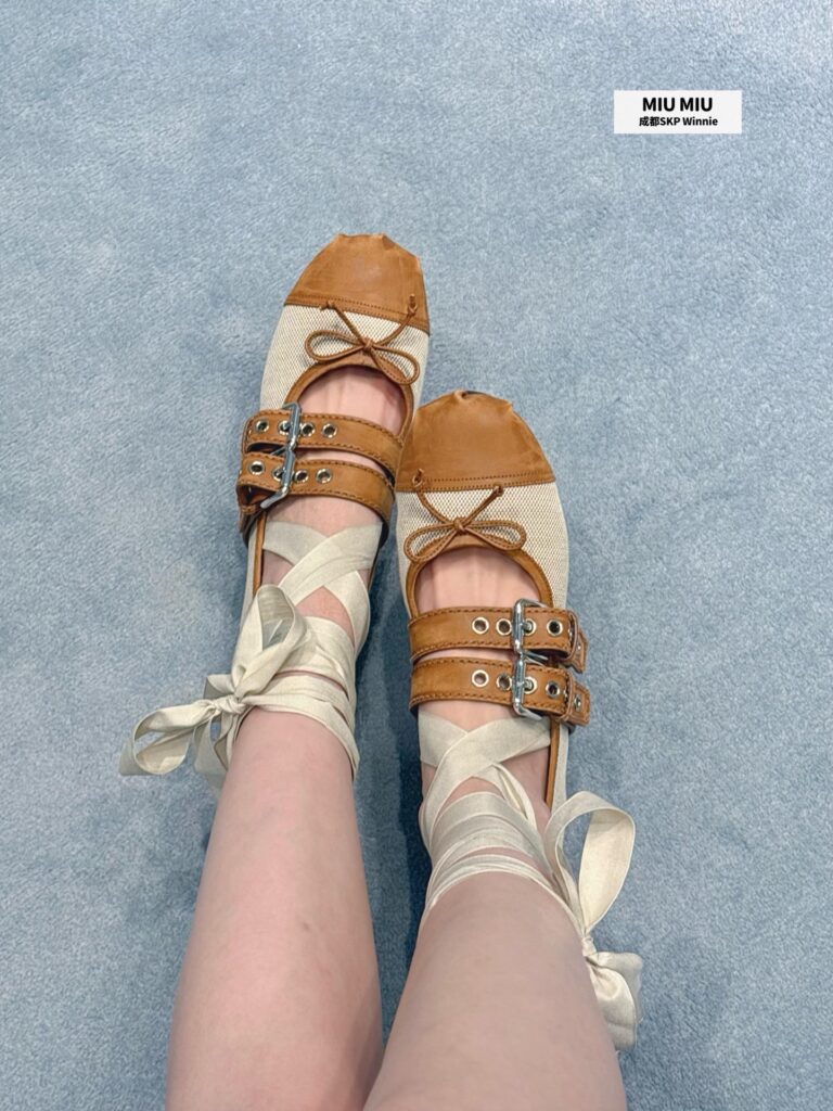 미우미우 레이스업 발레리나 슈즈