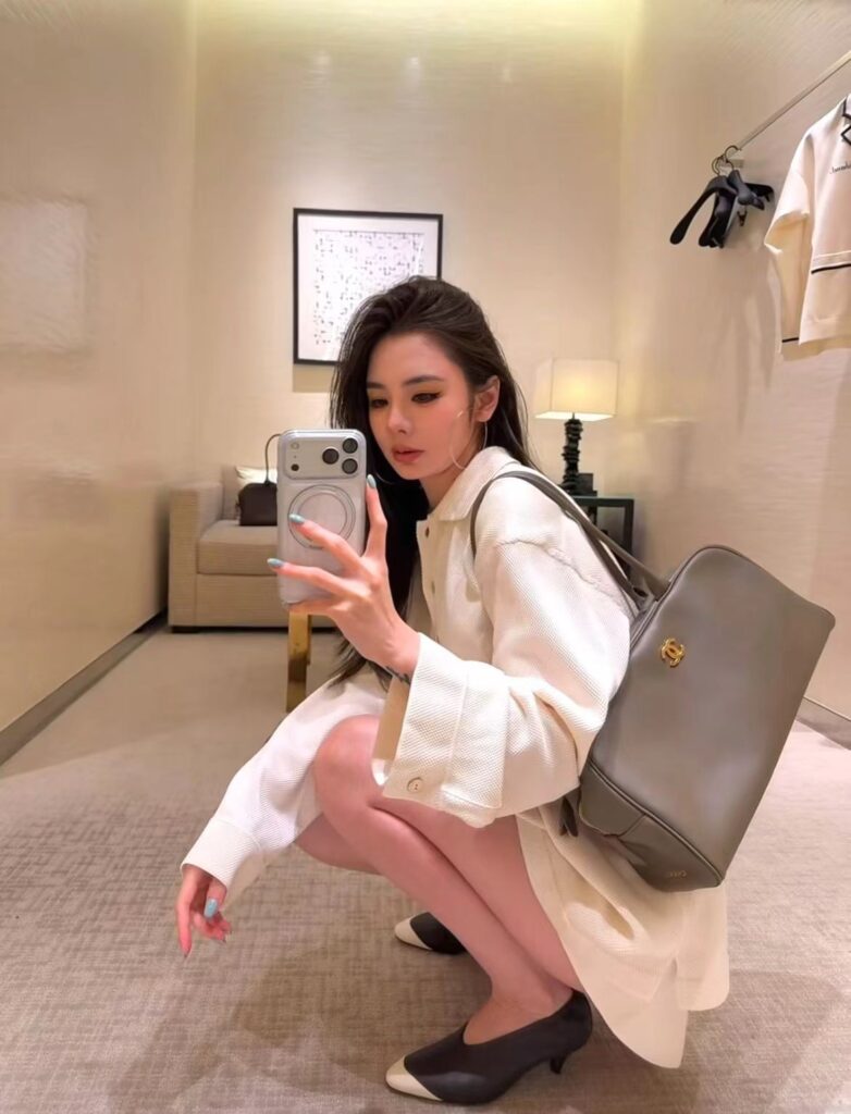샤넬 26ss 라지 볼링백 카키