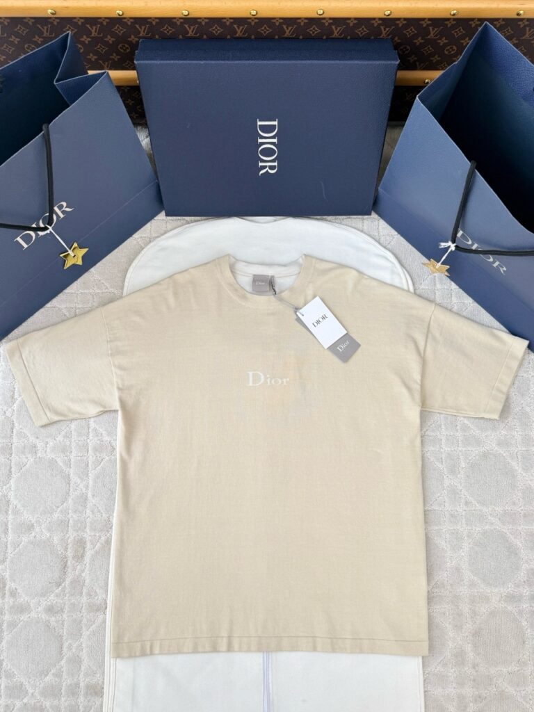 디올 프론트 로고 니트