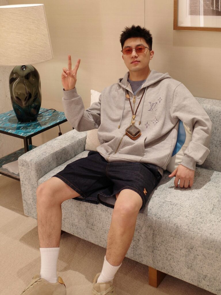 루이비통 FW 로고 후드 티셔츠