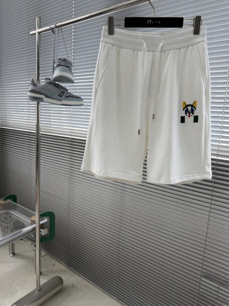 로에베 귀여운 고양이 자수 하프 팬츠