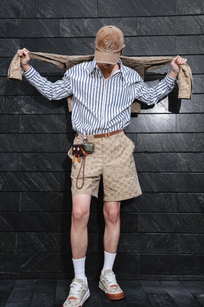 루이비통 벨트달린 하프 팬츠