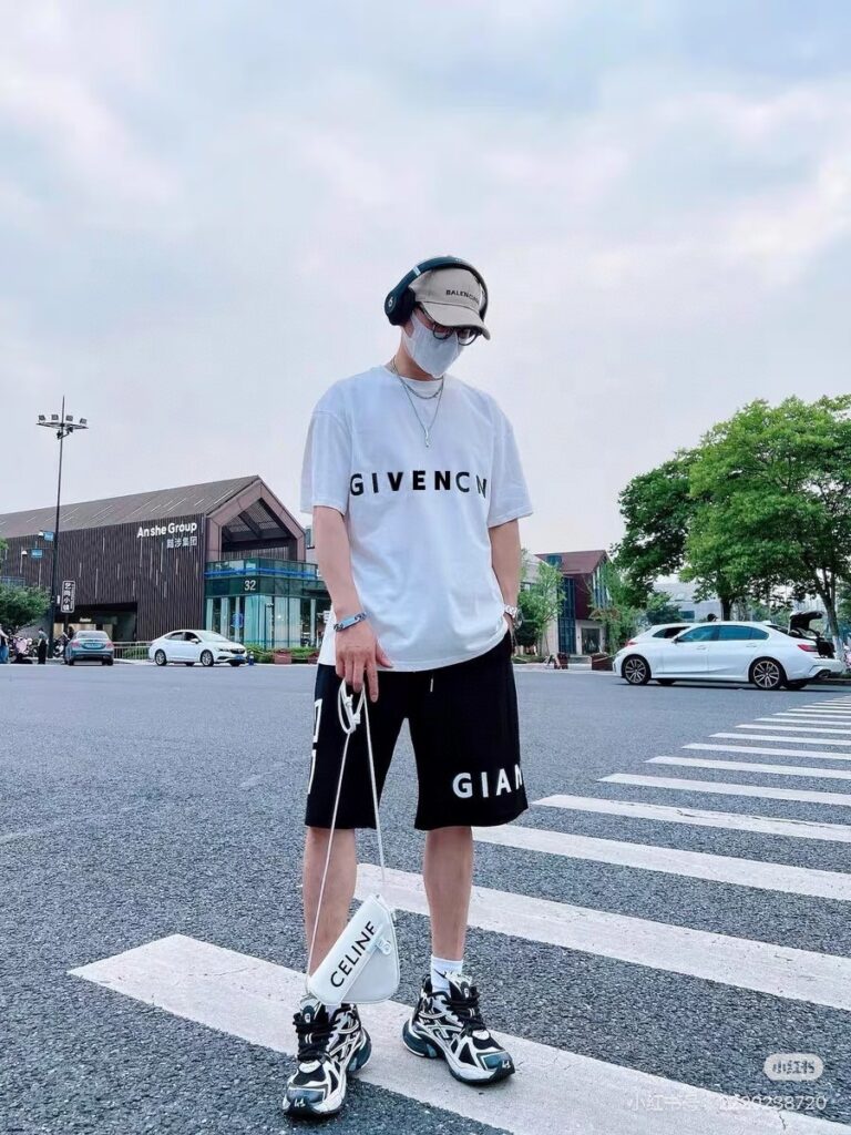 지방시 자수 로고 티셔츠