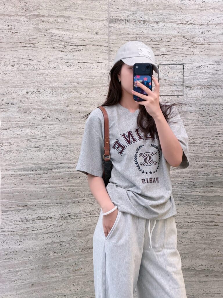 셀린느 트리오페 로고 티셔츠