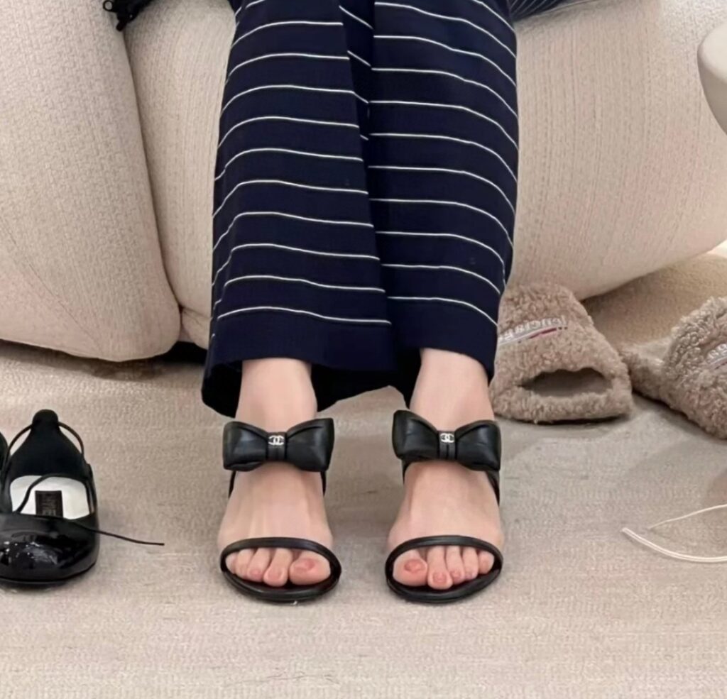 샤넬 램스킨 CC 보우 샌들