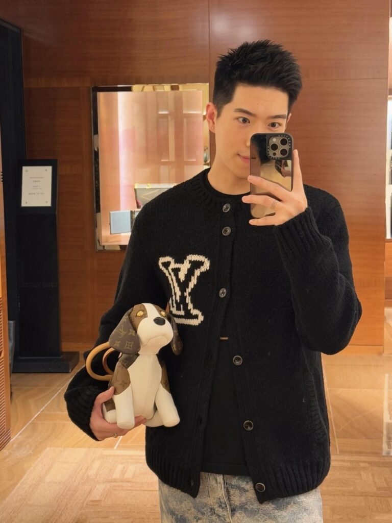 루이비통 캐시미어 혼방 가디건
