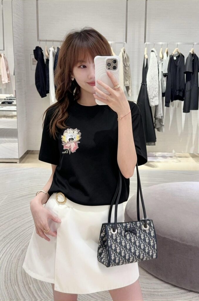 디올 플라워 자수 티셔츠