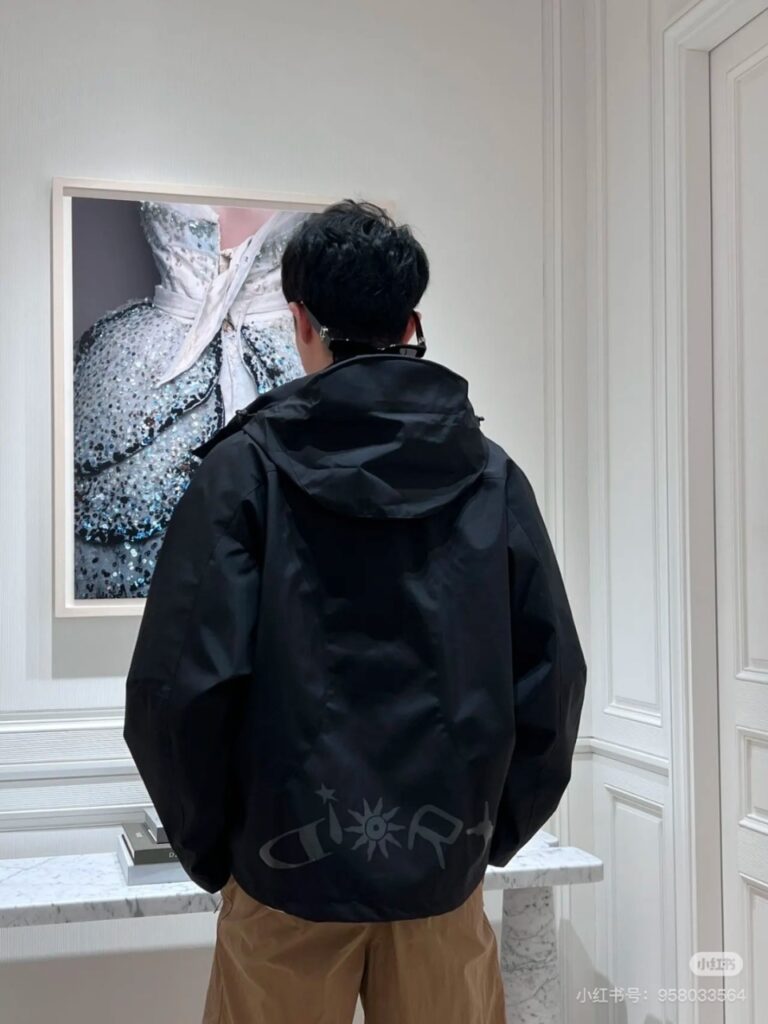 디올 스포츠 웨어러블 고어텍스 자켓