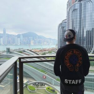 크롬하츠 홀스슈 프린트 롱 슬리브