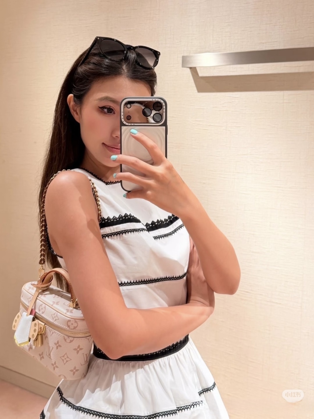 루이비통 베니티 체인 파우치 - 이미지 5