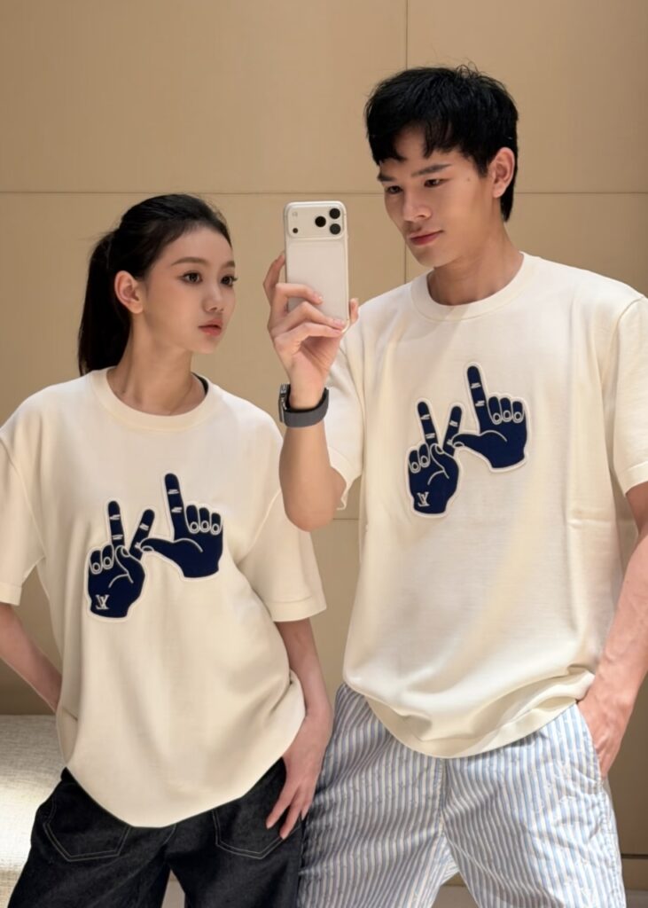 루이비통 제스추어 티셔츠