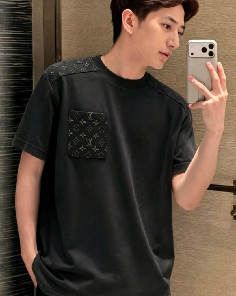 루이비통 반사 로고 티셔츠