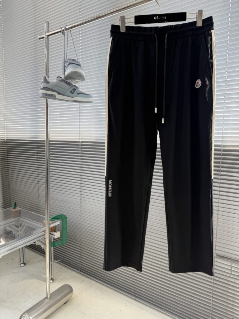 몽클레어 트레이닝 캐주얼 팬츠