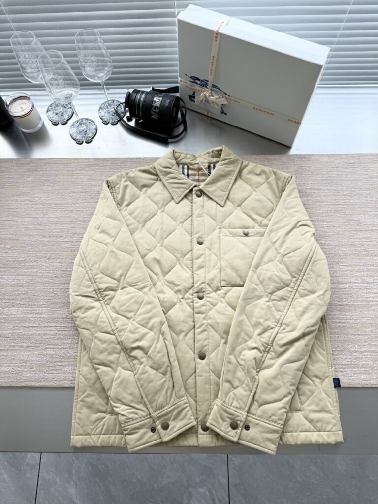 버버리 퀼팅 자켓