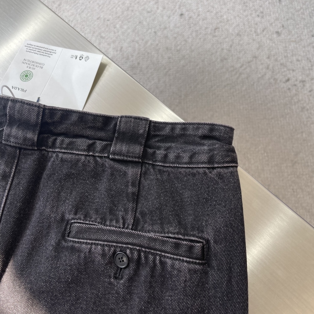 프라다 메탈로고 블랙 빈티지 워싱 데님 - 이미지 8