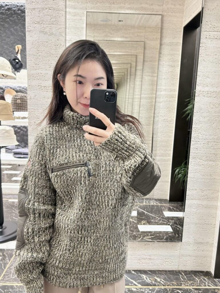 몽클레어 패치워크 하이넥 스웨터
