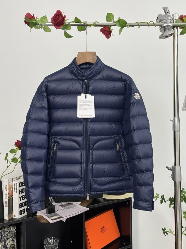몽클레어 아코루스 경량 구스패딩