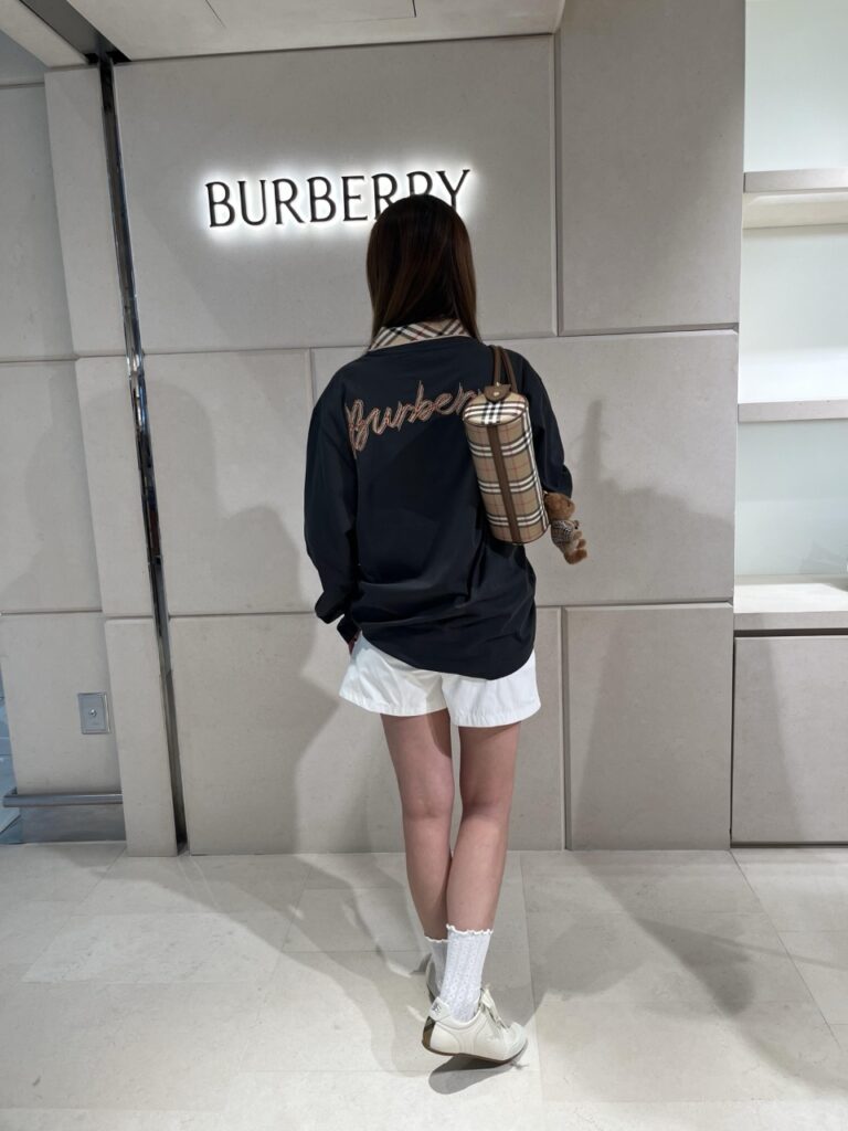 버버리 로고 롱 슬리브